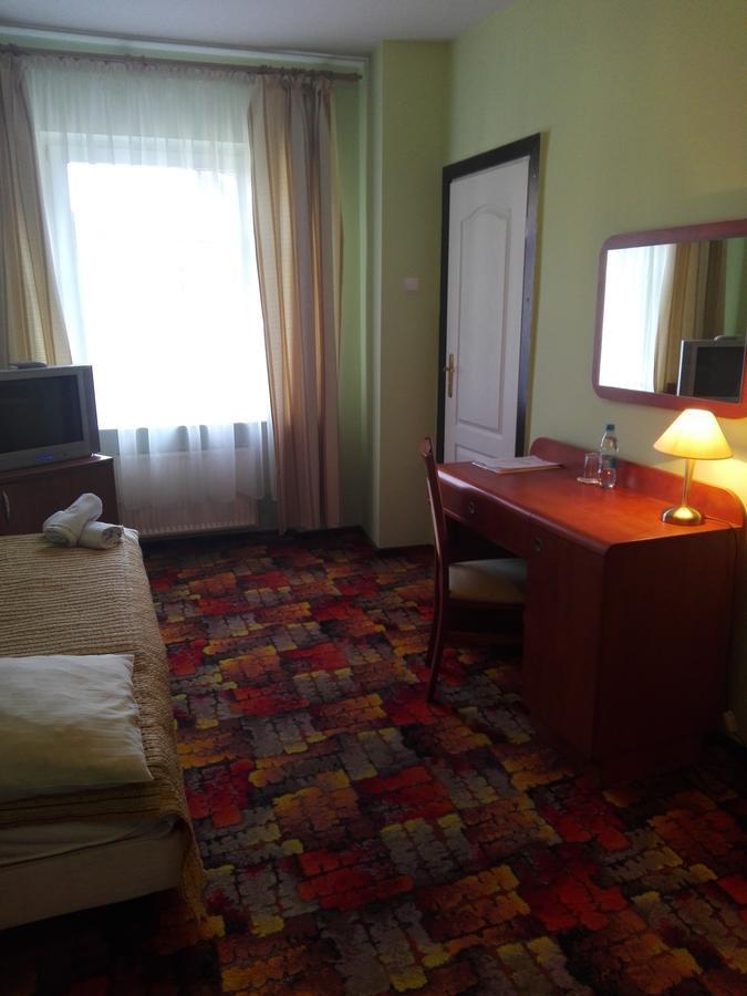 Bed and Breakfast Bristol Economy Битом Екстер'єр фото